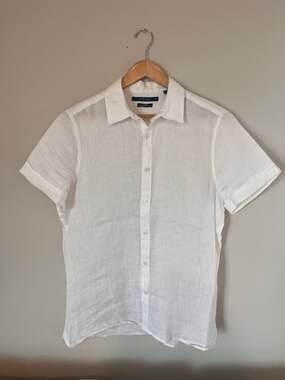 Perry Ellis 100% Linen Short Sleeve Light Weight Button-Up Shirt in Bright White